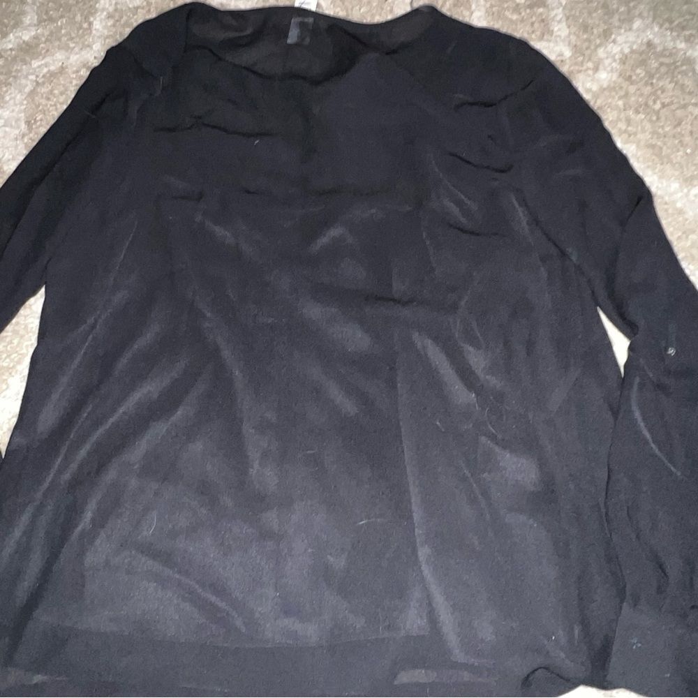 Tahari size M Black Sweater
